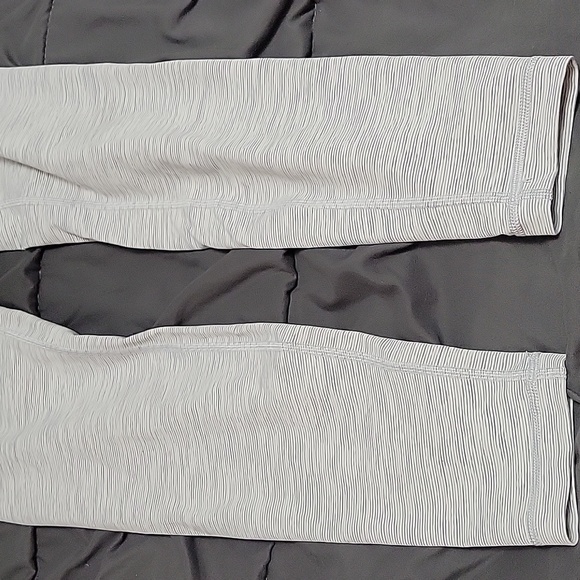 Size 10 Lululemon Wunder Under High-Rise Tight 28" *Full-On Luxtreme - Picture 6 of 9
